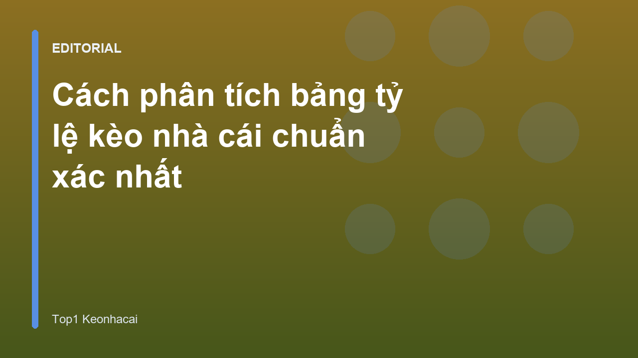 Người dùng đang phân tích bảng tỷ lệ kèo bóng đá trên máy tính